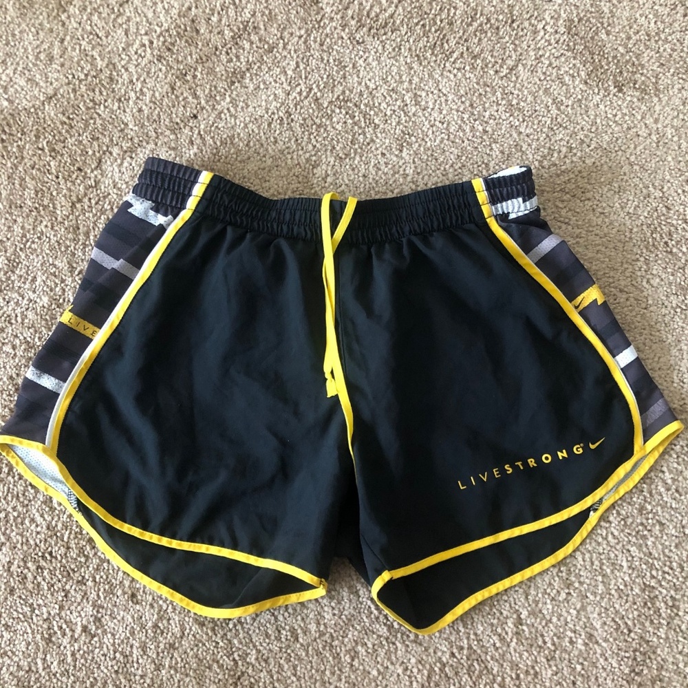 Nike tempo Livestrong shorts